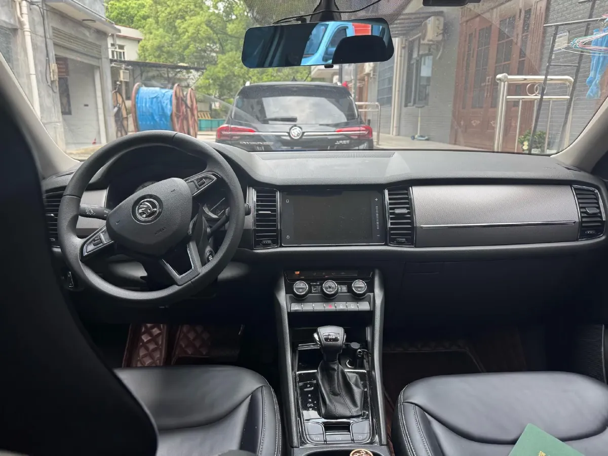 2018 Skoda Kodiak 2.0T 186HP L4 7DCT,autocango,china used car exporter,china ev exporter,chinese used car exporter,chinese used ev exporter