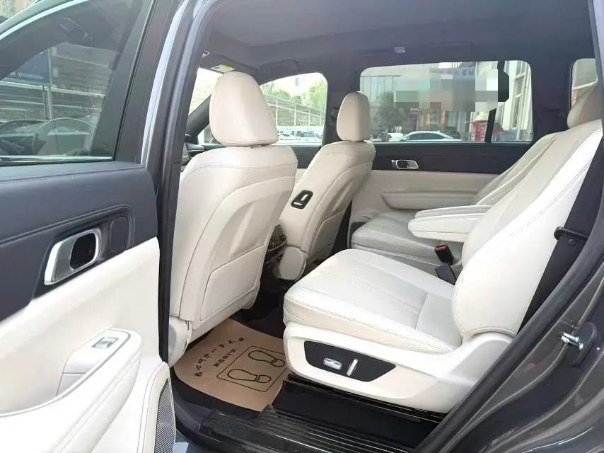2020 Li ONE Range Extended 131HP REEV 40.5KWH,autocango,china used car exporter,china ev exporter,chinese used car exporter,chinese used ev exporter
