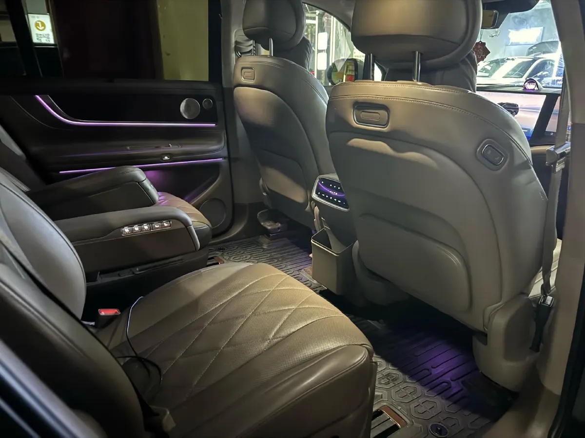 2024 AITO AITO M9 1.5T 152HP L4 REEV 42KWH,autocango,china used car exporter,china ev exporter,chinese used car exporter,chinese used ev exporter