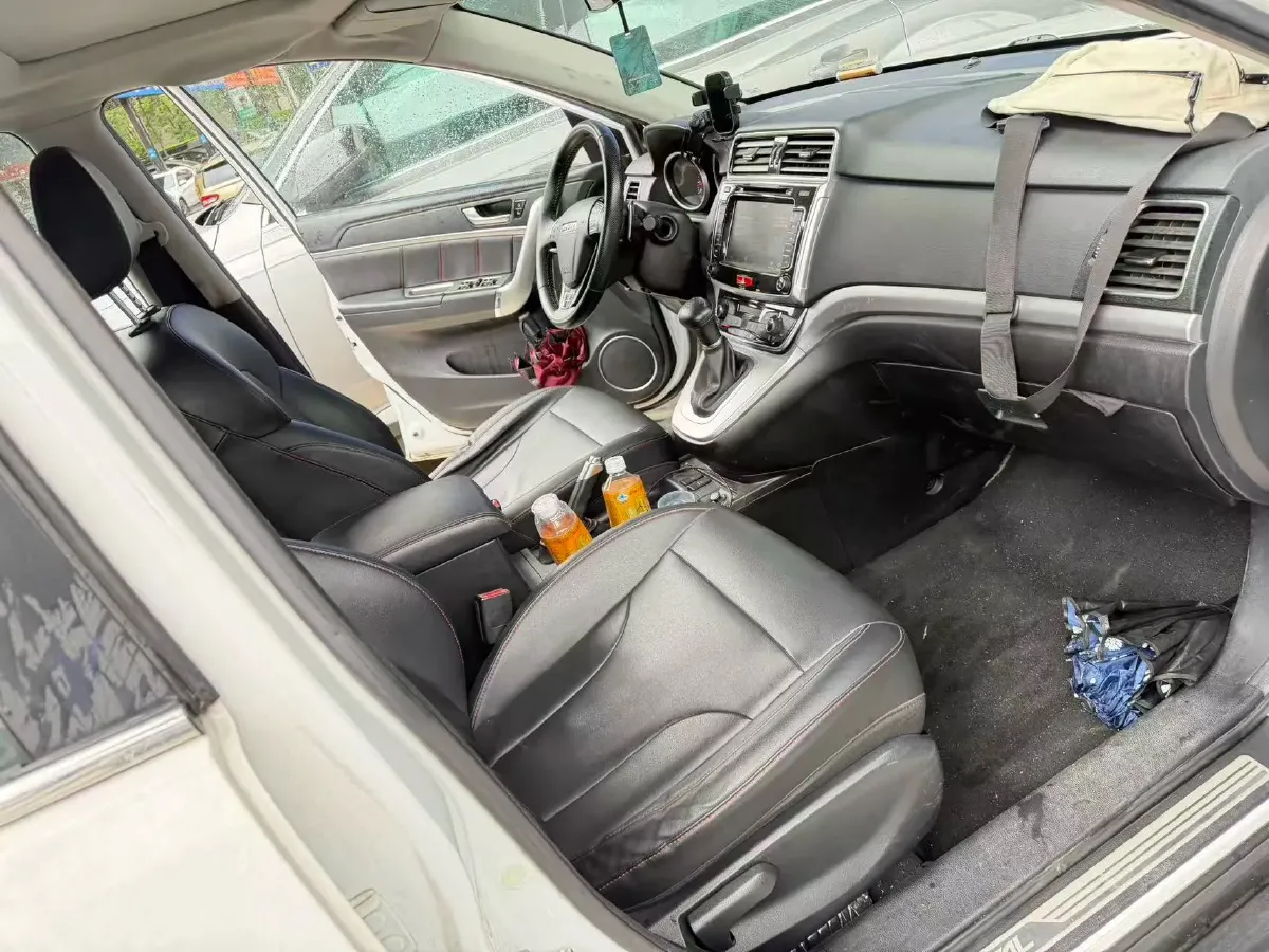 2018 Haval M6 1.5T 150HP L4 7DCT,autocango,china used car exporter,china ev exporter,chinese used car exporter,chinese used ev exporter