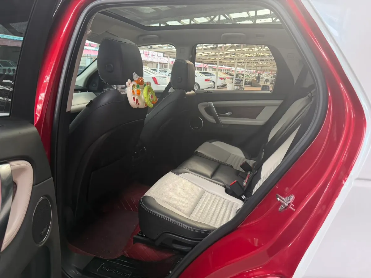 2020 Land Rover Discovery Sport 2.0T 249HP L4 9AT,autocango,china used car exporter,china ev exporter,chinese used car exporter,chinese used ev exporter