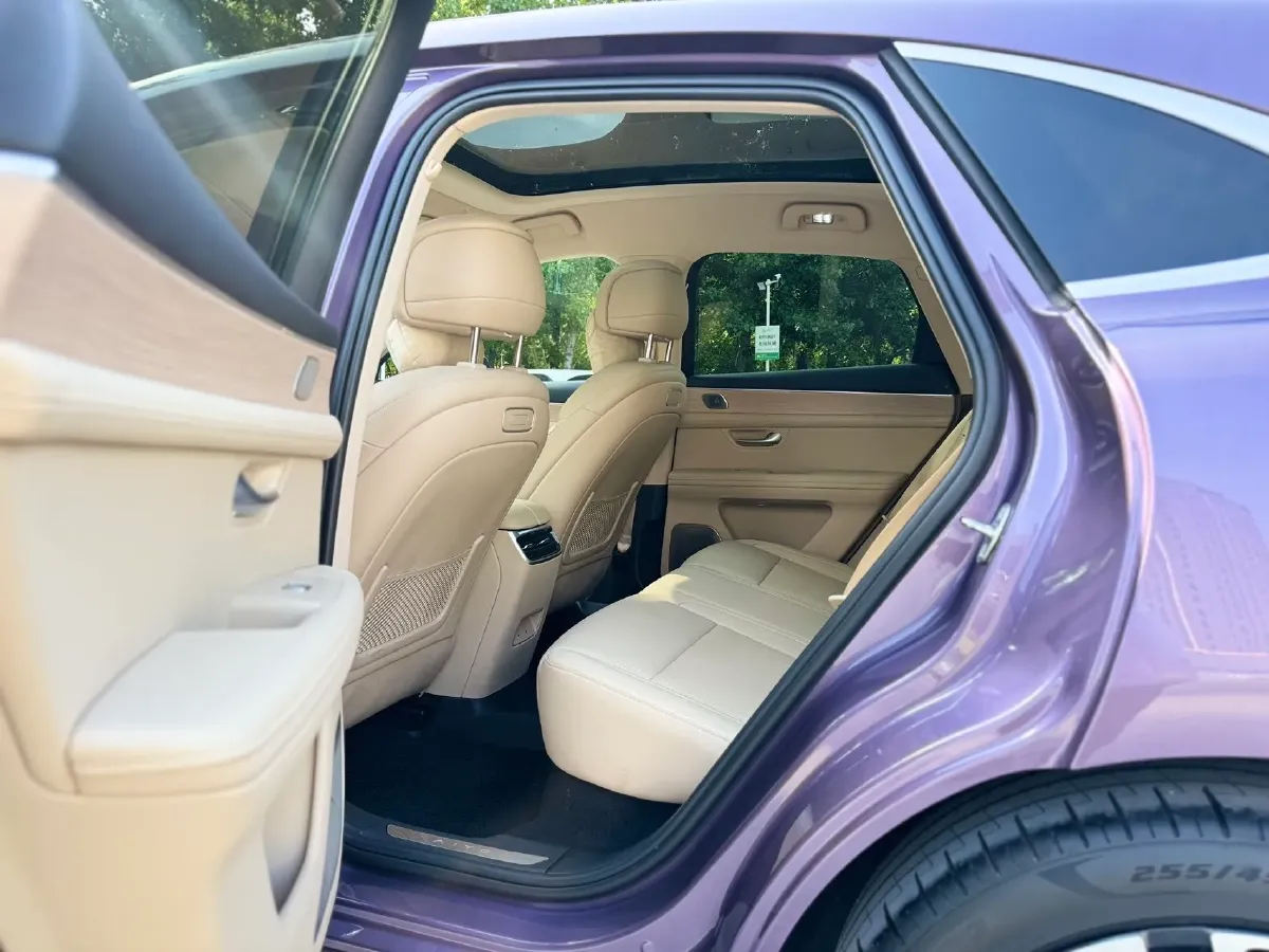 2025 AITO AITO M5 1.5T 152HP L4 REEV 42KWH,autocango,china used car exporter,china ev exporter,chinese used car exporter,chinese used ev exporter