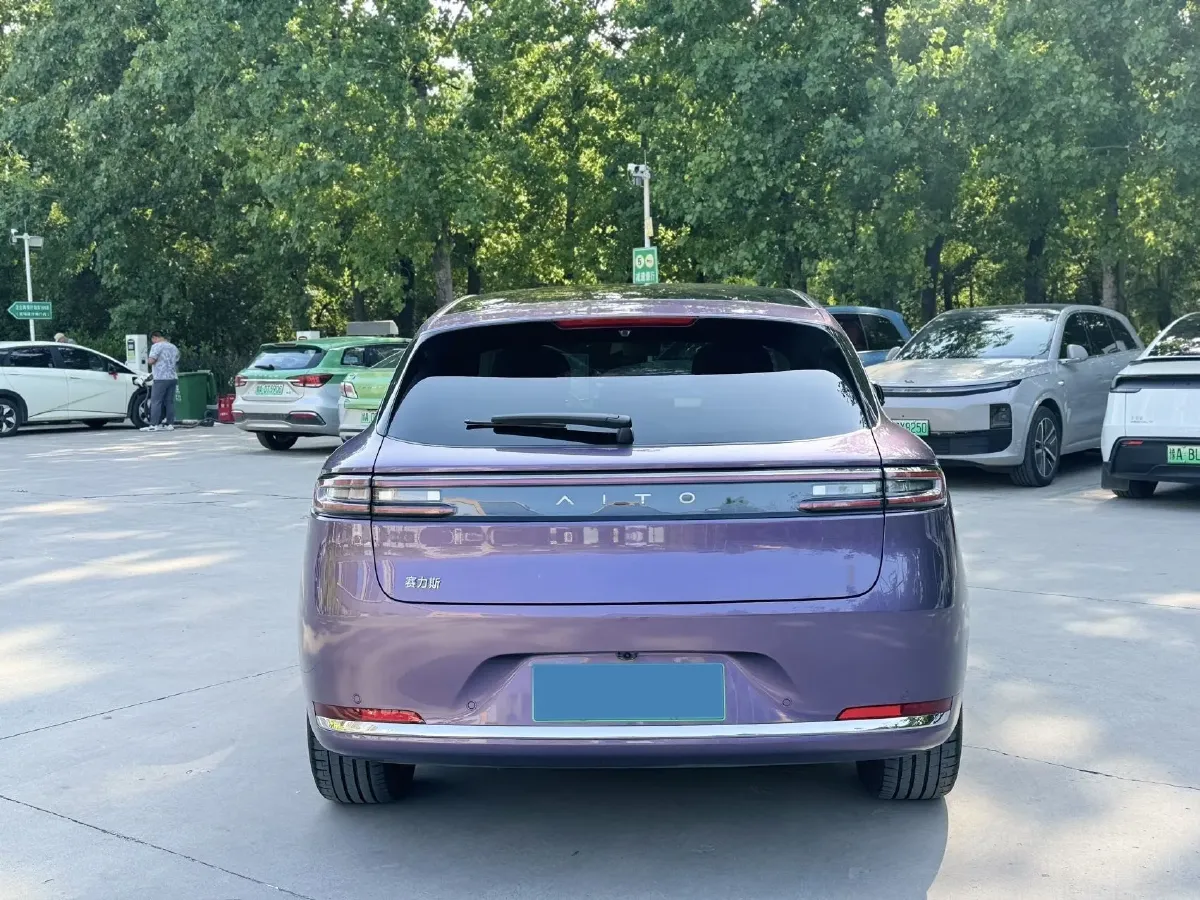 2025 AITO AITO M5 1.5T 152HP L4 REEV 42KWH,autocango,china used car exporter,china ev exporter,chinese used car exporter,chinese used ev exporter
