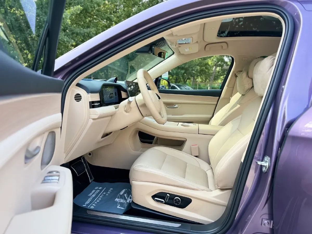 2025 AITO AITO M5 1.5T 152HP L4 REEV 42KWH,autocango,china used car exporter,china ev exporter,chinese used car exporter,chinese used ev exporter