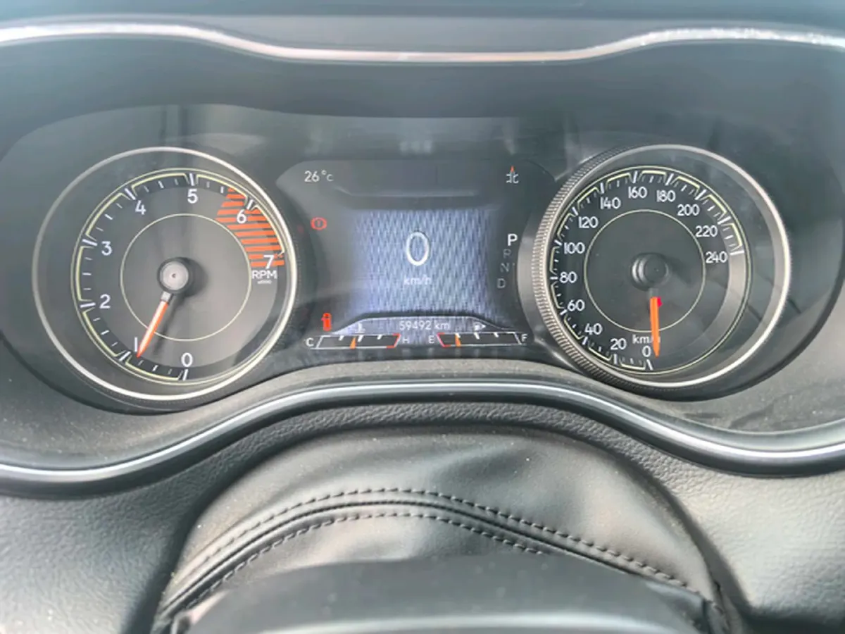 2019 Jeep Cherokee 2.0T 265HP L4 9AT,autocango,china used car exporter,china ev exporter,chinese used car exporter,chinese used ev exporter