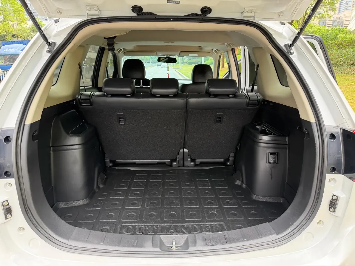 2019 Mitsubishi Outlander 2.0L 166HP L4 CVT,autocango,china used car exporter,china ev exporter,chinese used car exporter,chinese used ev exporter