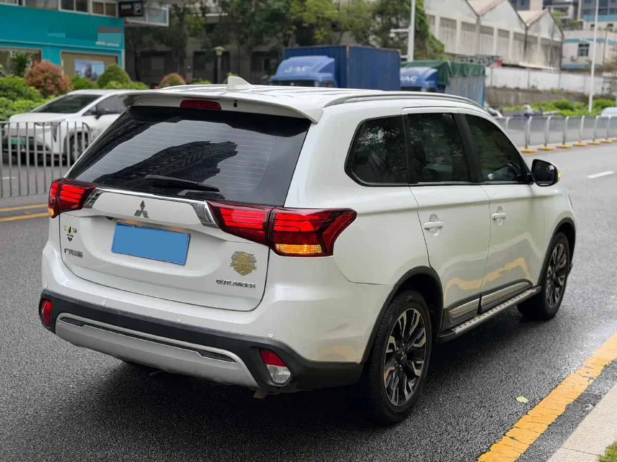 2019 Mitsubishi Outlander 2.0L 166HP L4 CVT,autocango,china used car exporter,china ev exporter,chinese used car exporter,chinese used ev exporter
