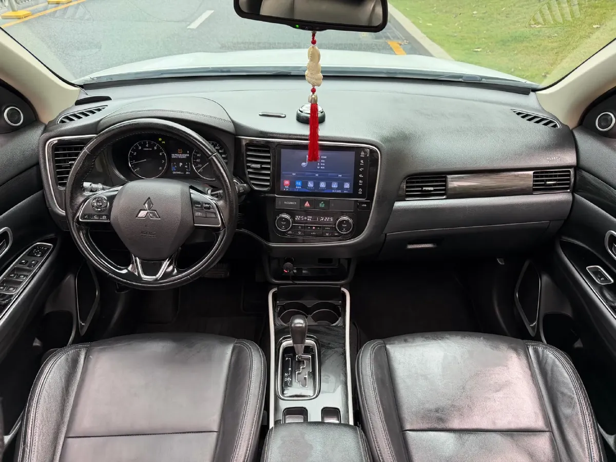 2019 Mitsubishi Outlander 2.0L 166HP L4 CVT,autocango,china used car exporter,china ev exporter,chinese used car exporter,chinese used ev exporter