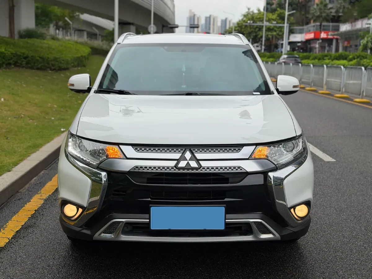 2019 Mitsubishi Outlander 2.0L 166HP L4 CVT,autocango,china used car exporter,china ev exporter,chinese used car exporter,chinese used ev exporter