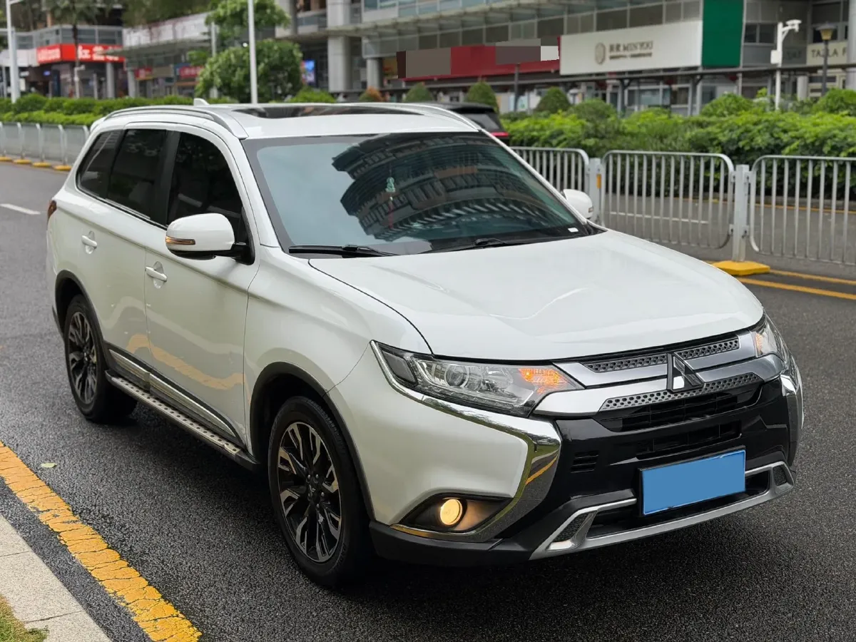 2019 Mitsubishi Outlander 2.0L 166HP L4 CVT,autocango,china used car exporter,china ev exporter,chinese used car exporter,chinese used ev exporter