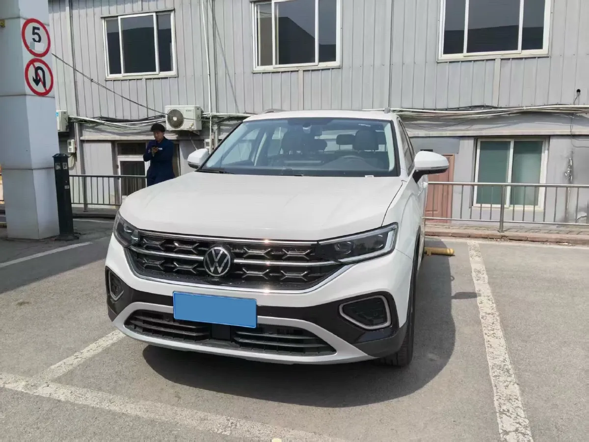 2025 Volkswagen Tayron 1.5T 160HP L4 7DCT,autocango,china used car exporter,china ev exporter,chinese used car exporter,chinese used ev exporter