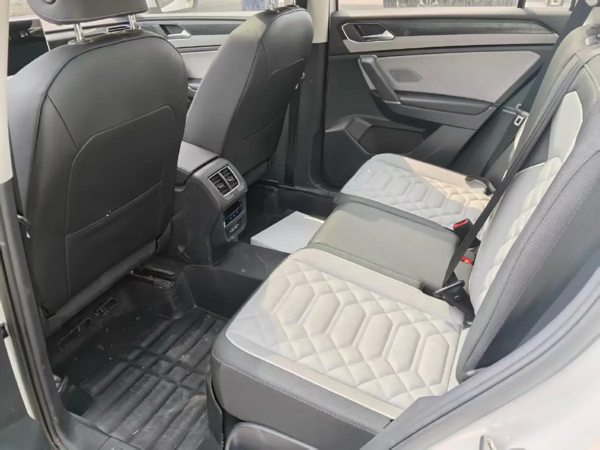 2025 Volkswagen Tayron 1.5T 160HP L4 7DCT,autocango,china used car exporter,china ev exporter,chinese used car exporter,chinese used ev exporter