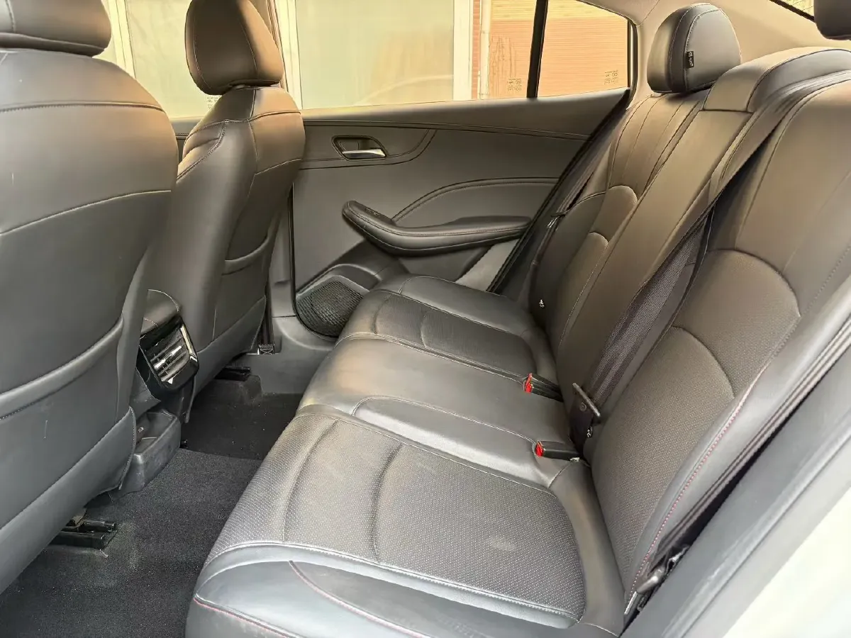 2023 Roewe i5 1.5L 129HP L4 CVT,autocango,china used car exporter,china ev exporter,chinese used car exporter,chinese used ev exporter