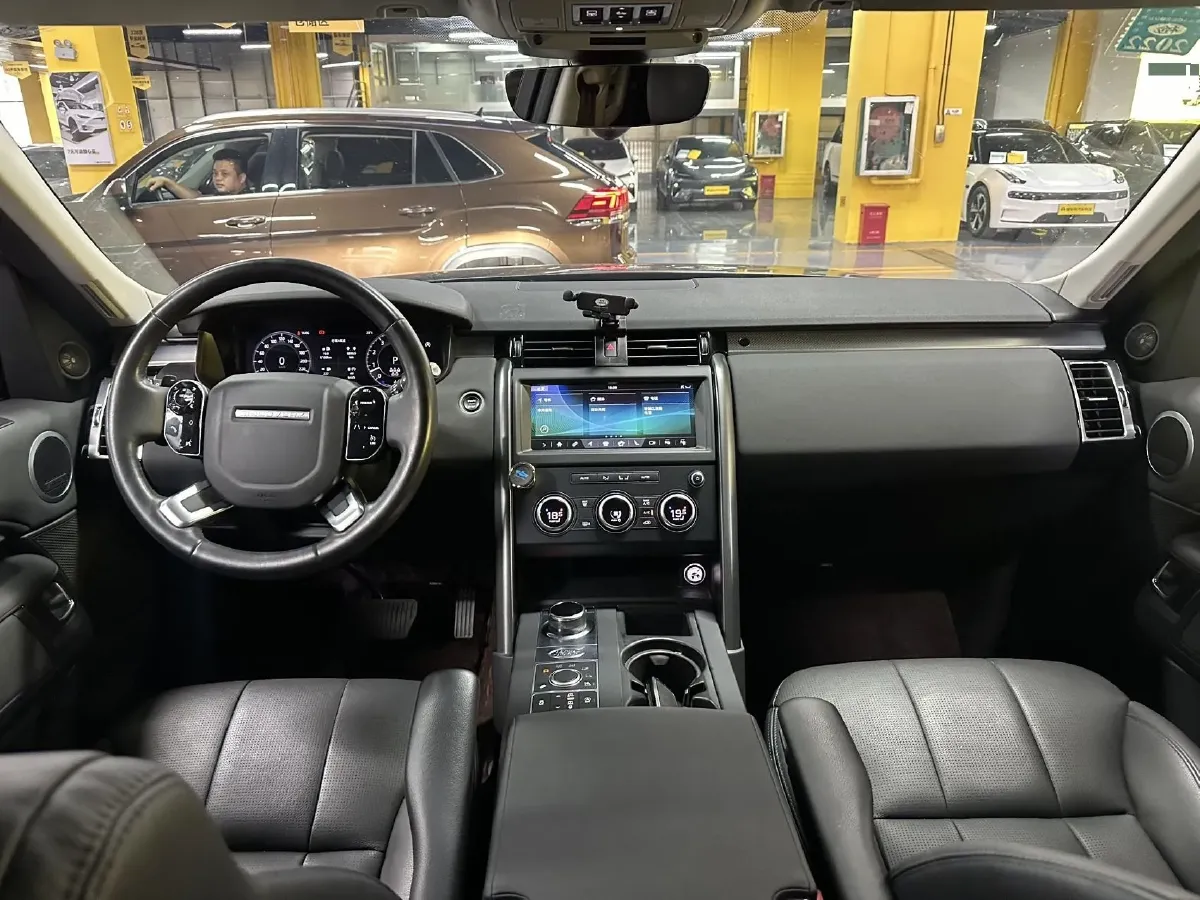 2020 Land Rover Discovery 3.0T 340HP V6 8AT,autocango,china used car exporter,china ev exporter,chinese used car exporter,chinese used ev exporter