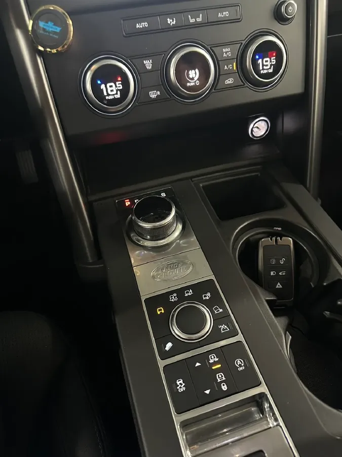 2020 Land Rover Discovery 3.0T 340HP V6 8AT,autocango,china used car exporter,china ev exporter,chinese used car exporter,chinese used ev exporter