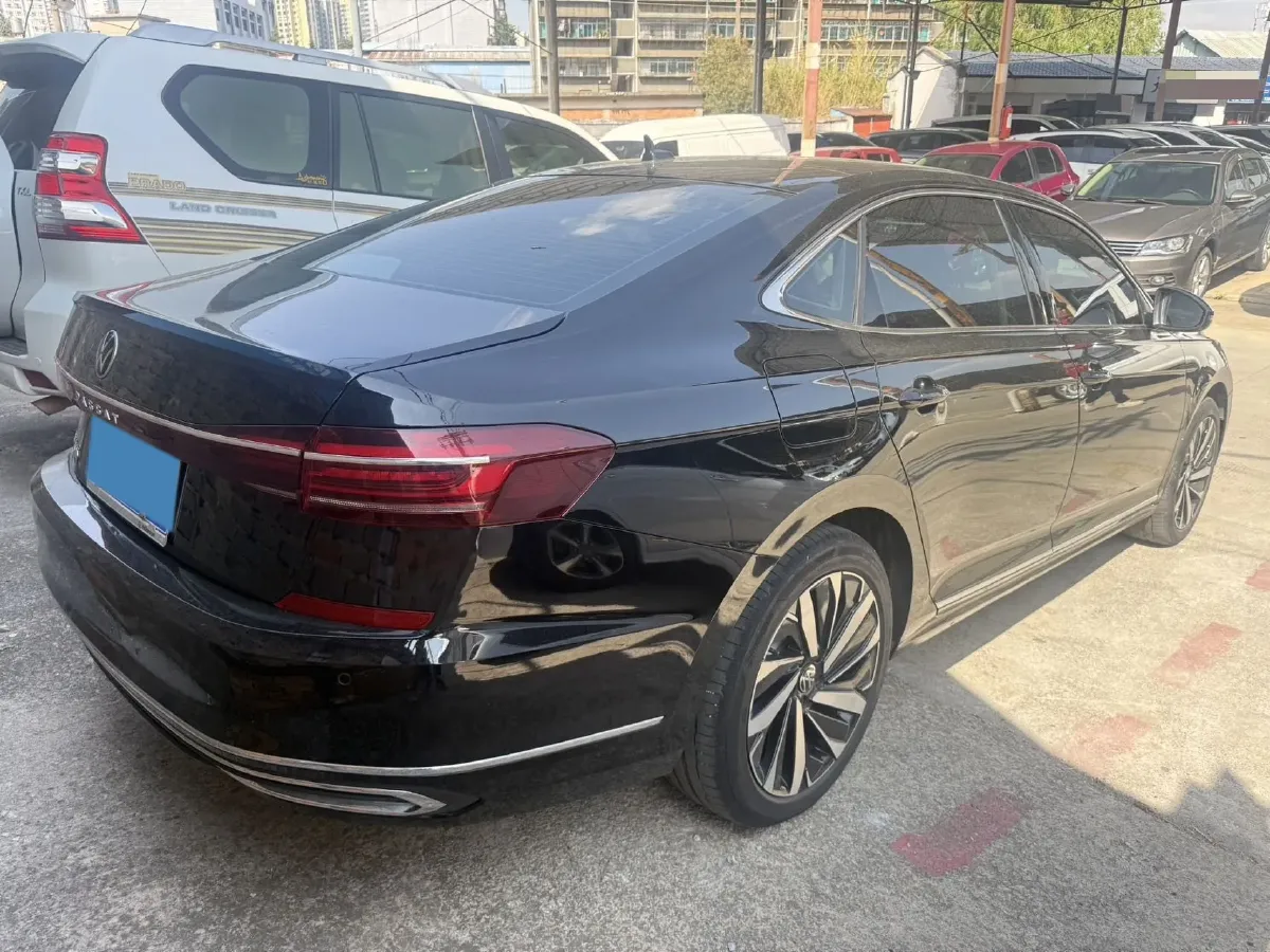 2024 Volkswagen Passat 2.0T 186HP L4 7DCT,autocango,china used car exporter,china ev exporter,chinese used car exporter,chinese used ev exporter