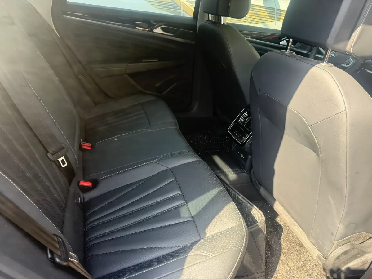 2024 Volkswagen Passat 2.0T 186HP L4 7DCT,autocango,china used car exporter,china ev exporter,chinese used car exporter,chinese used ev exporter