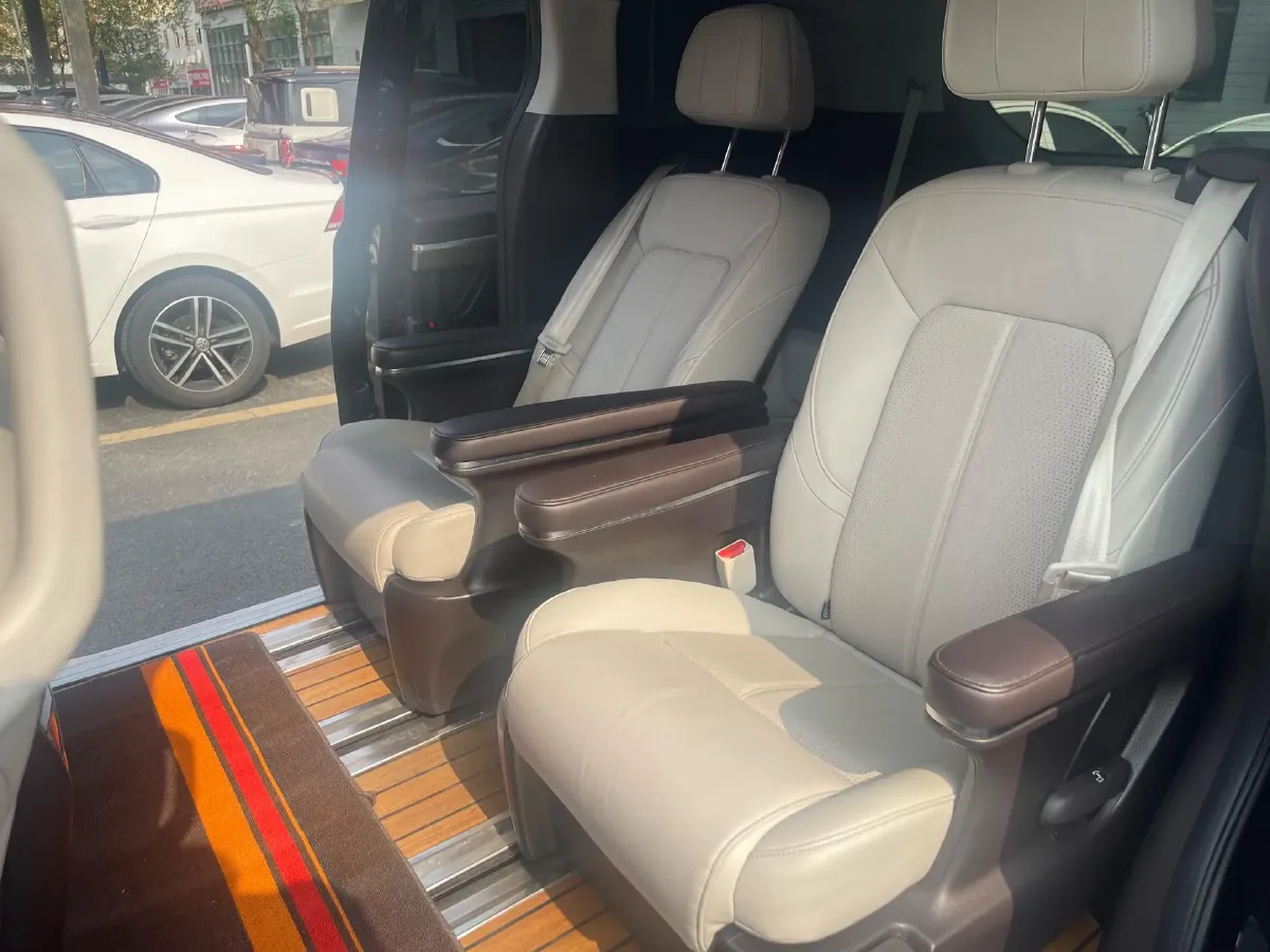 2021 GAC Trumpchi M8 2.0T 252HP L4 8AT,autocango,china used car exporter,china ev exporter,chinese used car exporter,chinese used ev exporter