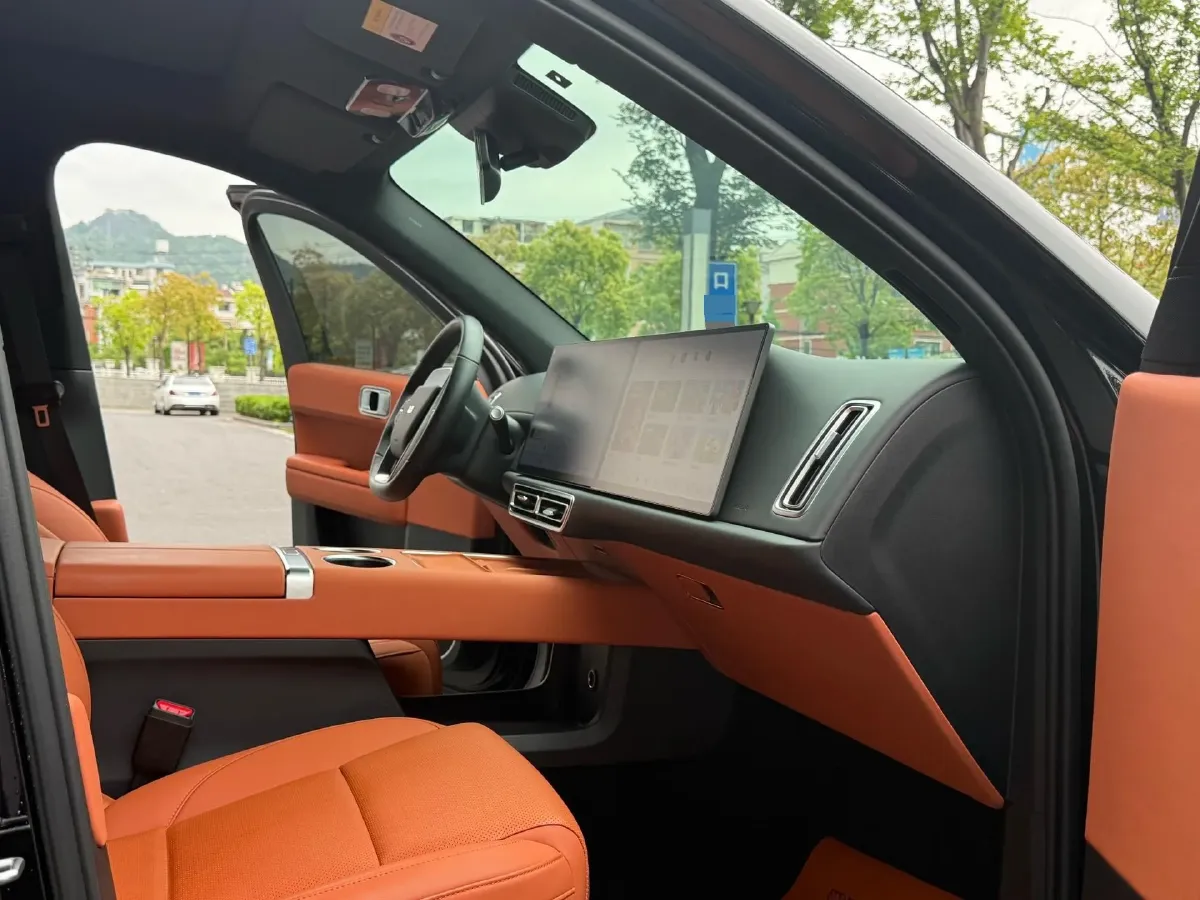 2024 Li L6 Range Extended 154HP L4 REEV 36.8KWH,autocango,china used car exporter,china ev exporter,chinese used car exporter,chinese used ev exporter