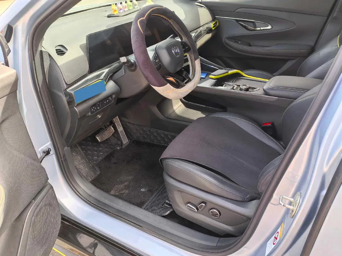 2021 ChangAn UNI-T 1.5T 180HP L4 7DCT,autocango,china used car exporter,china ev exporter,chinese used car exporter,chinese used ev exporter