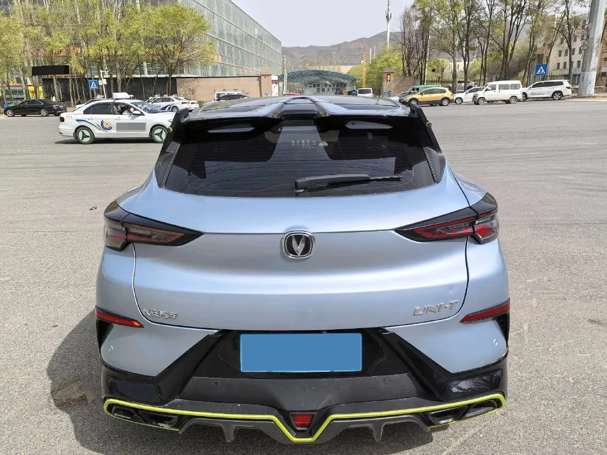 2021 ChangAn UNI-T 1.5T 180HP L4 7DCT,autocango,china used car exporter,china ev exporter,chinese used car exporter,chinese used ev exporter