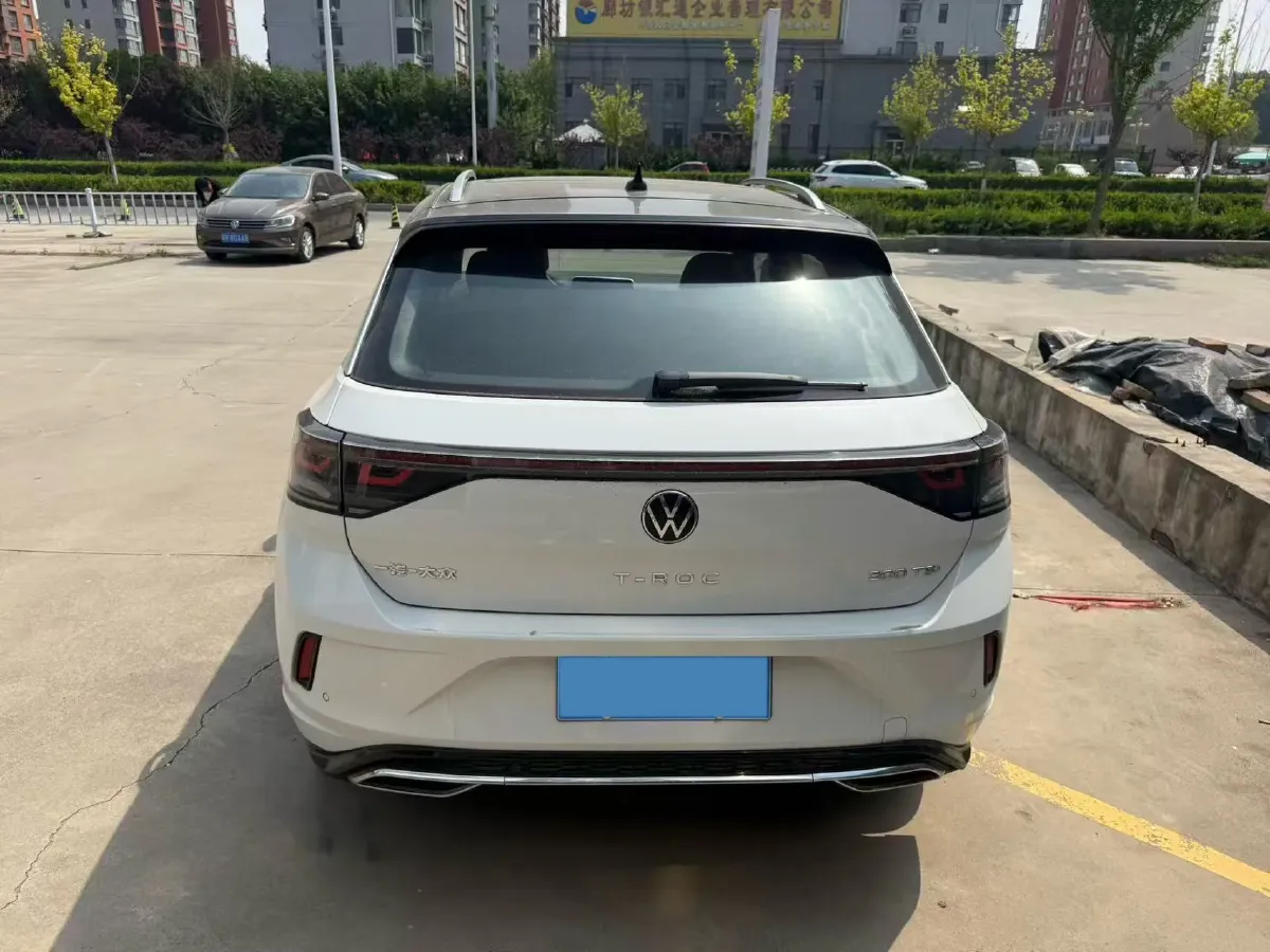 2025 Volkswagen T-Roc 1.5T 160HP L4 7DCT,autocango,china used car exporter,china ev exporter,chinese used car exporter,chinese used ev exporter