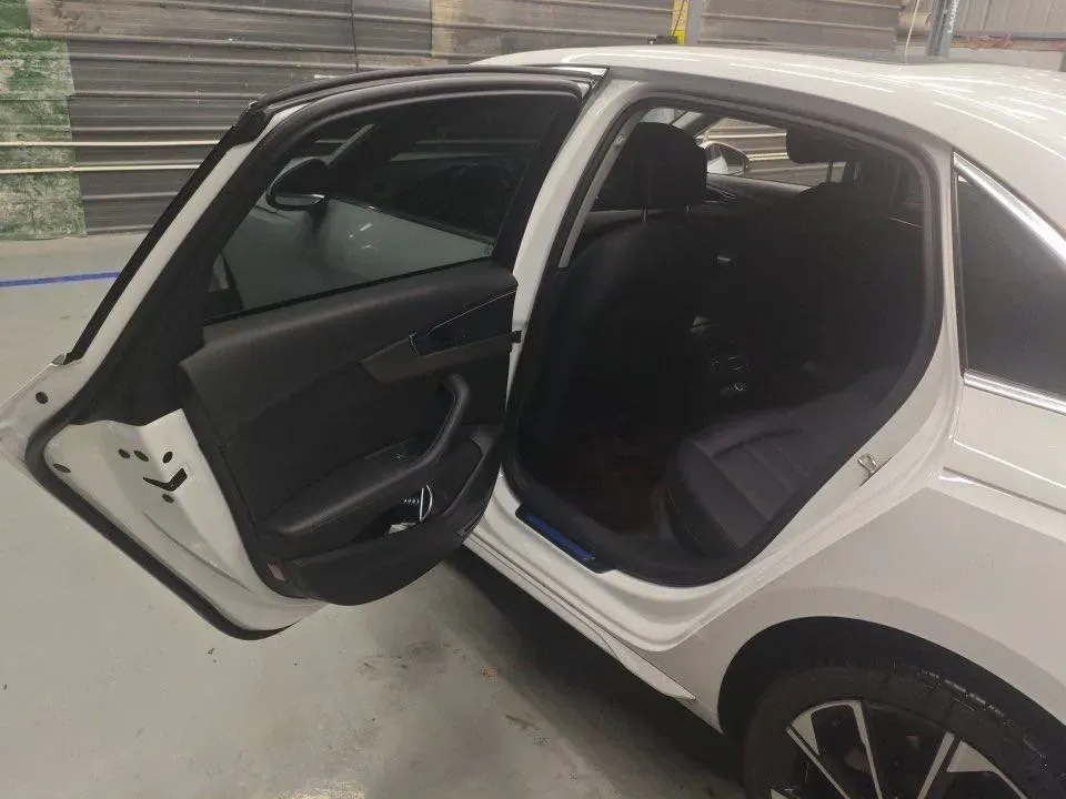 2020 Audi A4L 2.0T 190HP L4 7DCT,autocango,china used car exporter,china ev exporter,chinese used car exporter,chinese used ev exporter