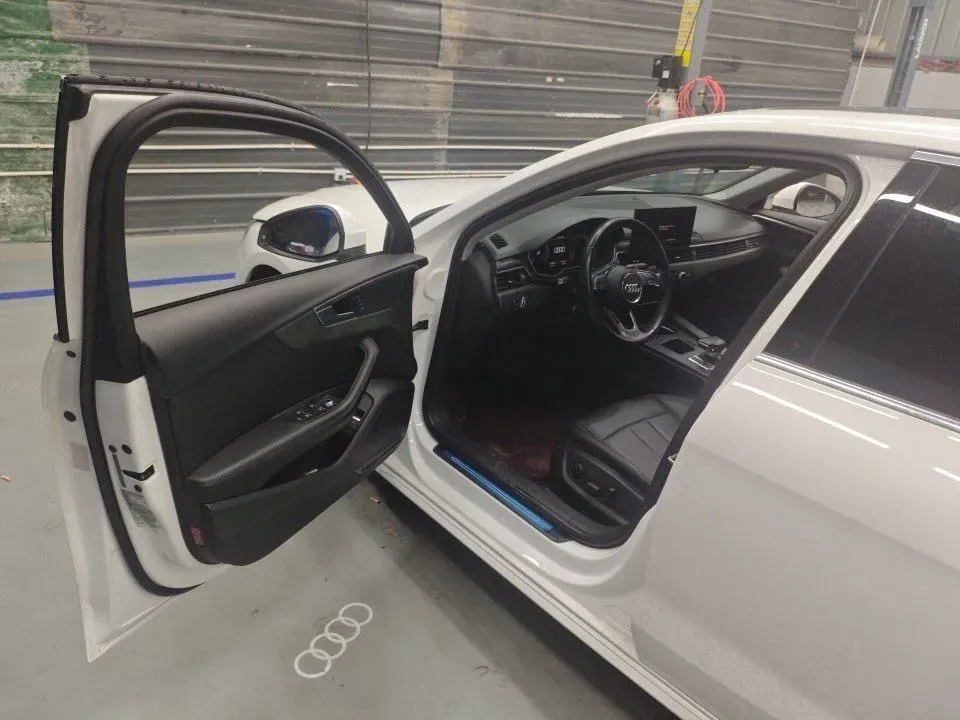 2020 Audi A4L 2.0T 190HP L4 7DCT,autocango,china used car exporter,china ev exporter,chinese used car exporter,chinese used ev exporter