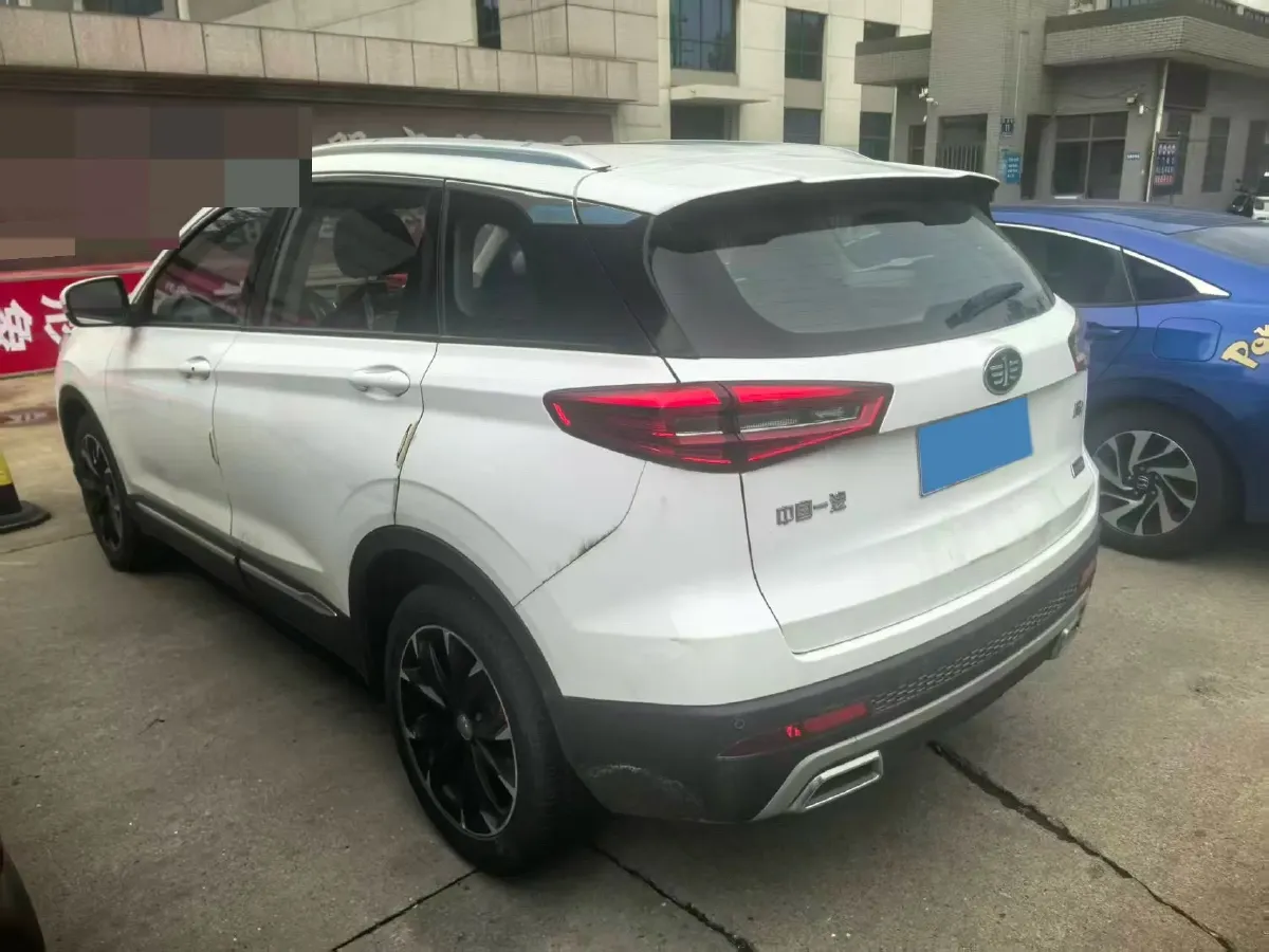2018 FAW Senia R9 1.2T 143HP L4 5MT,autocango,china used car exporter,china ev exporter,chinese used car exporter,chinese used ev exporter