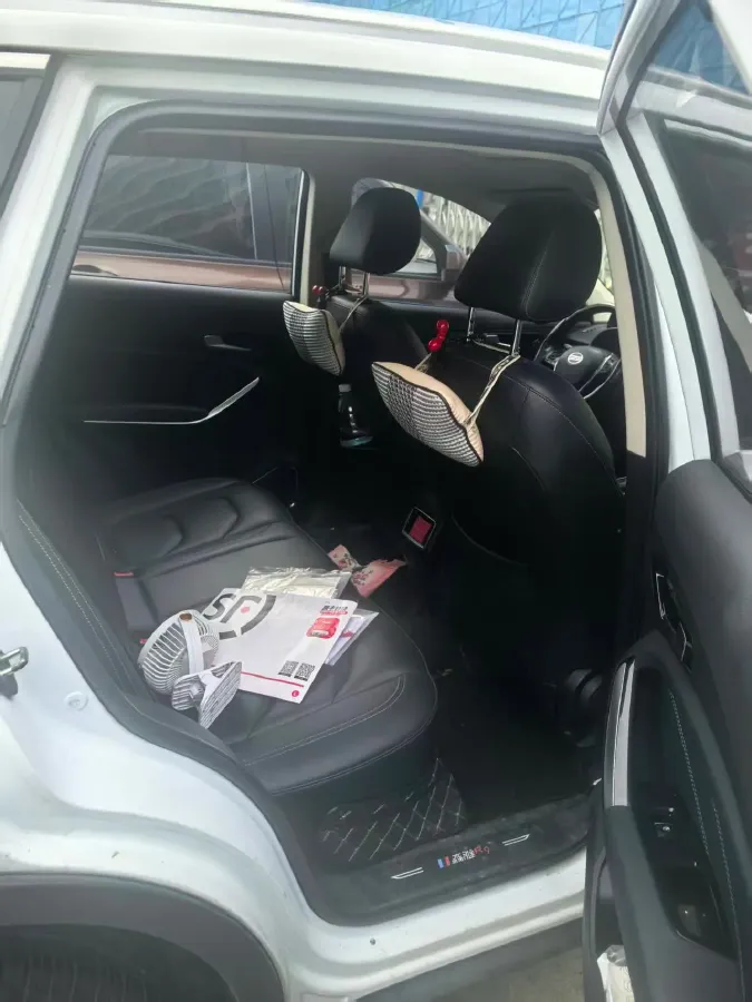 2018 FAW Senia R9 1.2T 143HP L4 5MT,autocango,china used car exporter,china ev exporter,chinese used car exporter,chinese used ev exporter