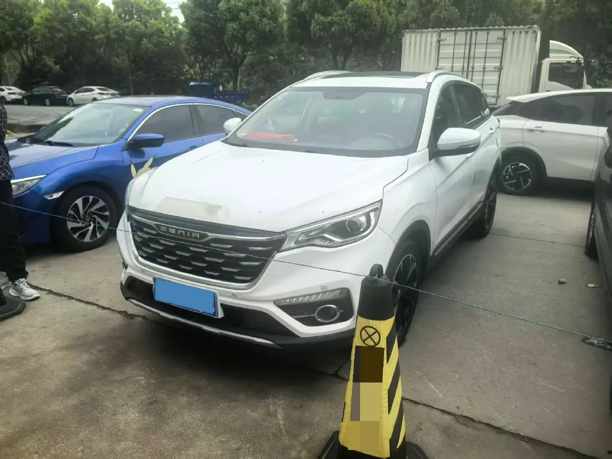 2018 FAW Senia R9 1.2T 143HP L4 5MT,autocango,china used car exporter,china ev exporter,chinese used car exporter,chinese used ev exporter