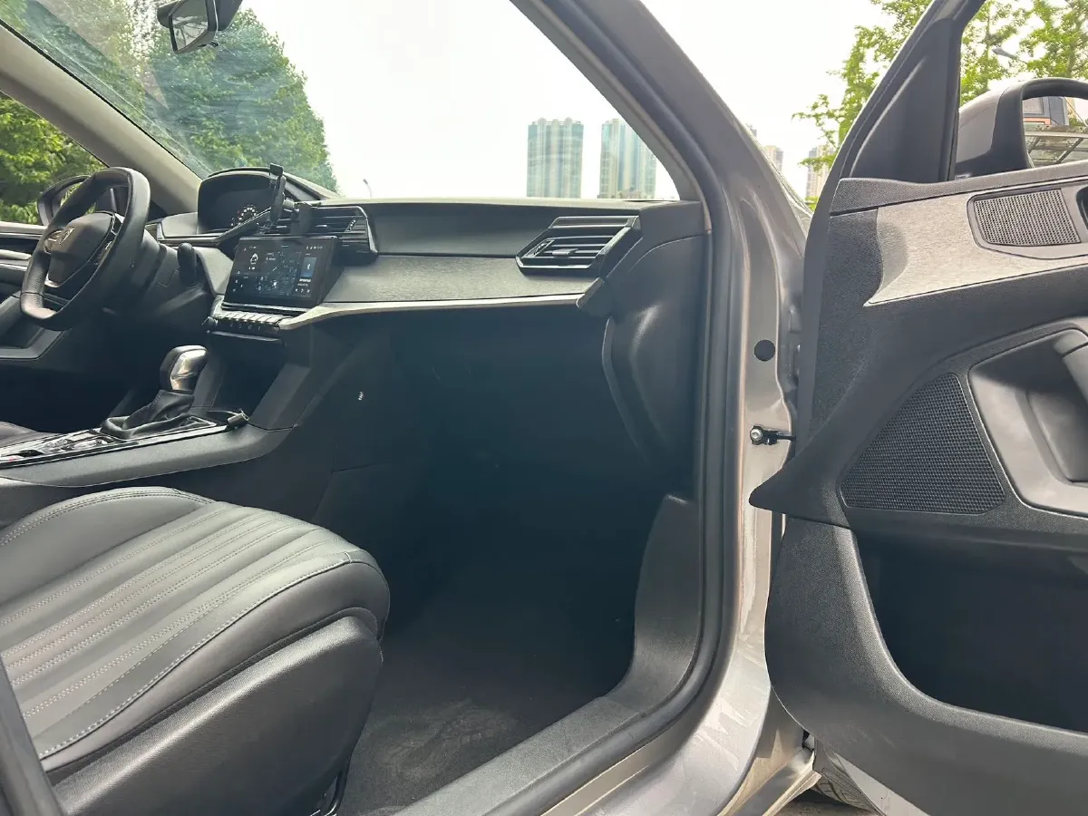 2022 Peugeot 408 1.6T 170HP L4 6AT,autocango,china used car exporter,china ev exporter,chinese used car exporter,chinese used ev exporter