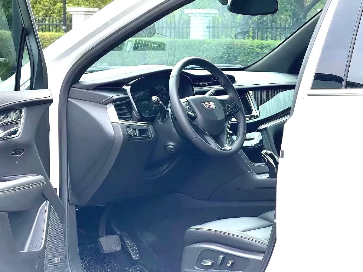 2022 Cadillac XT6 2.0T 237HP L4 9AT,autocango,china used car exporter,china ev exporter,chinese used car exporter,chinese used ev exporter