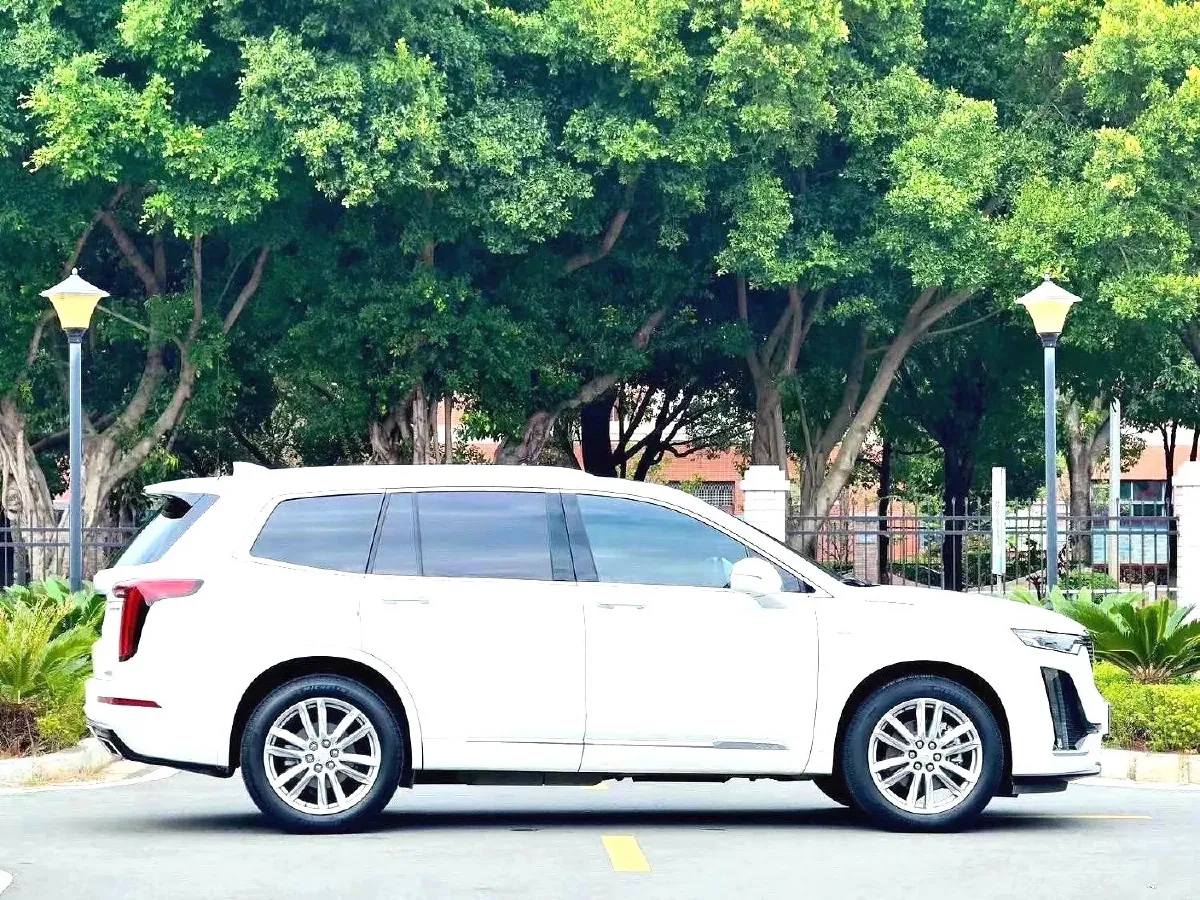 2022 Cadillac XT6 2.0T 237HP L4 9AT,autocango,china used car exporter,china ev exporter,chinese used car exporter,chinese used ev exporter