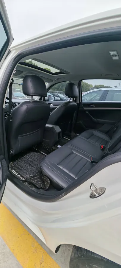 2017 Zotye Damy X7 1.8T 177HP L4 5MT,autocango,china used car exporter,china ev exporter,chinese used car exporter,chinese used ev exporter