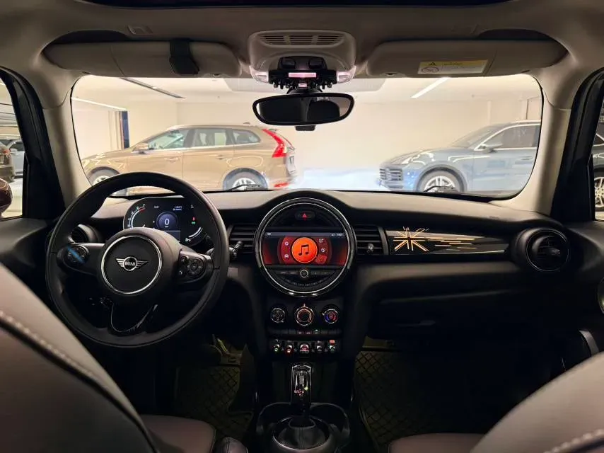 2021 MINI MINI 1.5T 136HP L3 7DCT,autocango,china used car exporter,china ev exporter,chinese used car exporter,chinese used ev exporter