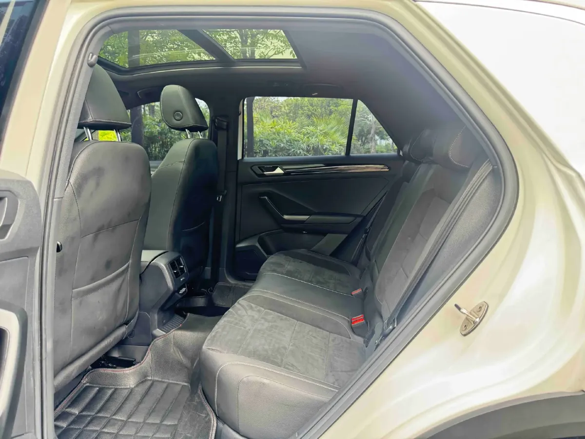 2021 Volkswagen T-Roc 1.4T 150HP L4 7DCT,autocango,china used car exporter,china ev exporter,chinese used car exporter,chinese used ev exporter