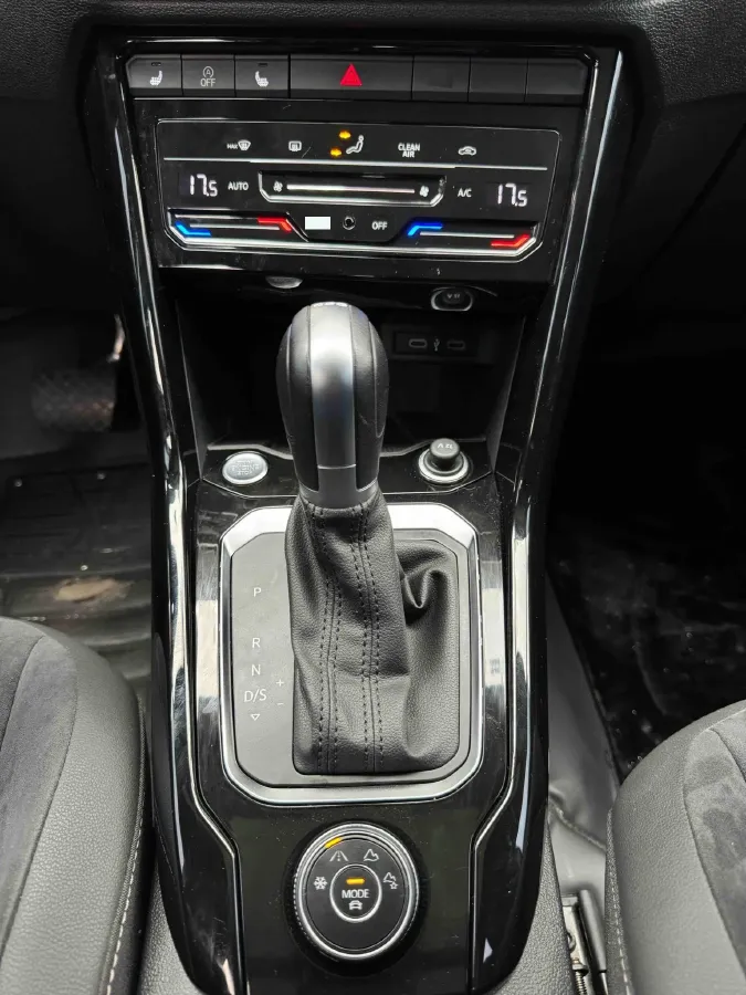 2021 Volkswagen T-Roc 1.4T 150HP L4 7DCT,autocango,china used car exporter,china ev exporter,chinese used car exporter,chinese used ev exporter