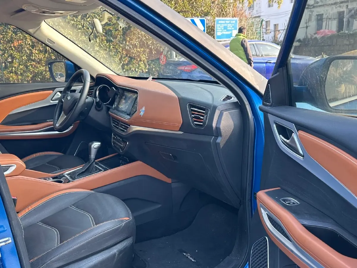 2017 Zotye T300 1.5T 144HP L4 CVT,autocango,china used car exporter,china ev exporter,chinese used car exporter,chinese used ev exporter