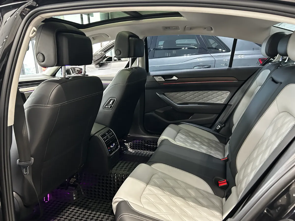 2023 Volkswagen Magotan 2.0T 186HP L4 7DCT,autocango,china used car exporter,china ev exporter,chinese used car exporter,chinese used ev exporter