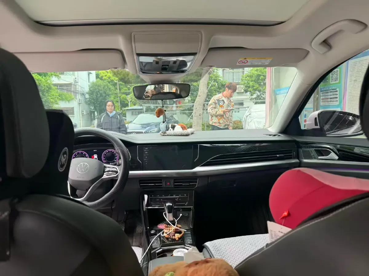 2024 Volkswagen Passat 2.0T 220HP L4 7DCT,autocango,china used car exporter,china ev exporter,chinese used car exporter,chinese used ev exporter