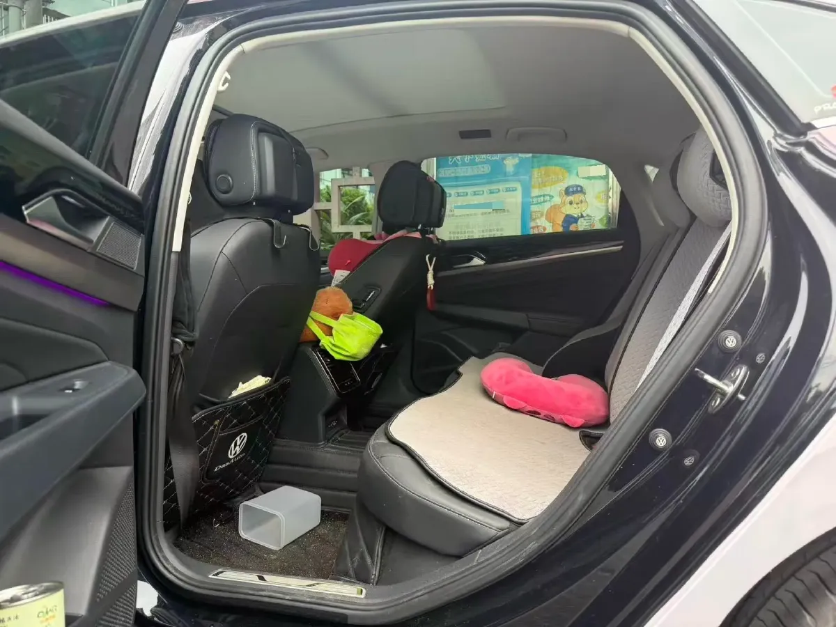 2024 Volkswagen Passat 2.0T 220HP L4 7DCT,autocango,china used car exporter,china ev exporter,chinese used car exporter,chinese used ev exporter