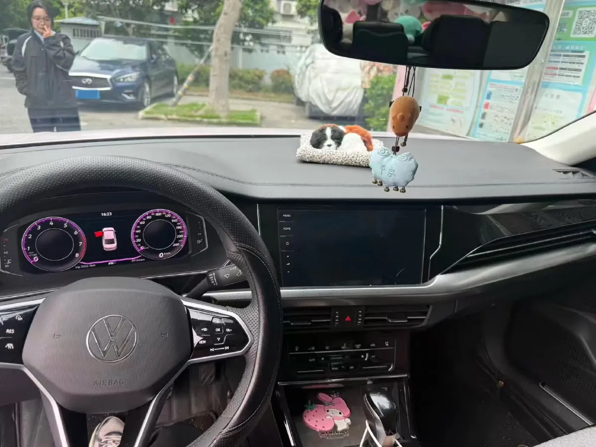 2024 Volkswagen Passat 2.0T 220HP L4 7DCT,autocango,china used car exporter,china ev exporter,chinese used car exporter,chinese used ev exporter