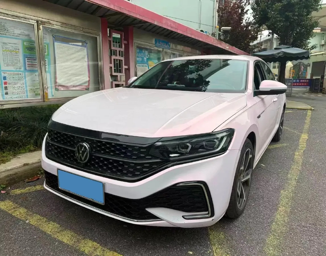 2024 Volkswagen Passat 2.0T 220HP L4 7DCT,autocango,china used car exporter,china ev exporter,chinese used car exporter,chinese used ev exporter