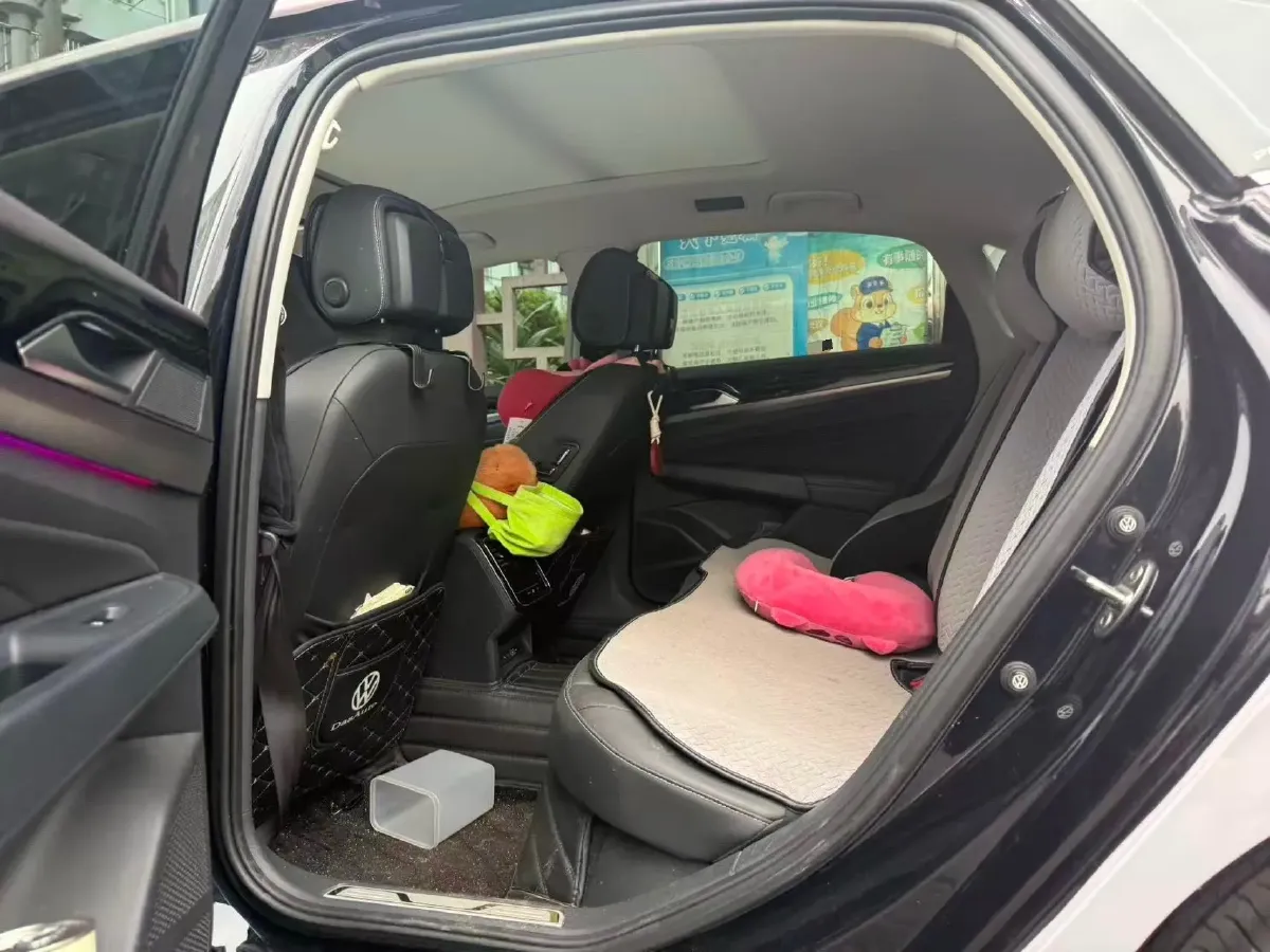 2024 Volkswagen Passat 2.0T 220HP L4 7DCT,autocango,china used car exporter,china ev exporter,chinese used car exporter,chinese used ev exporter