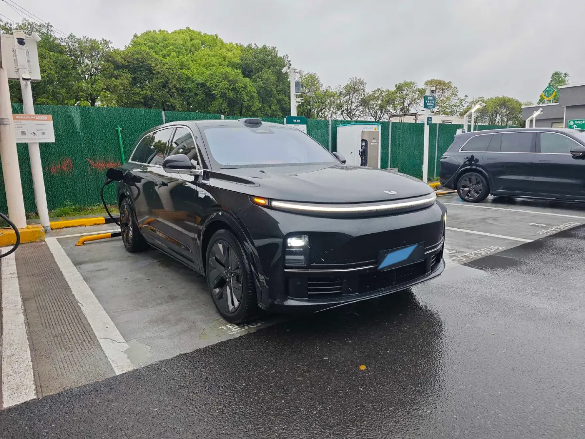 2022 Li L9 Range Extended 154HP REEV 42.6KWH,autocango,china used car exporter,china ev exporter,chinese used car exporter,chinese used ev exporter