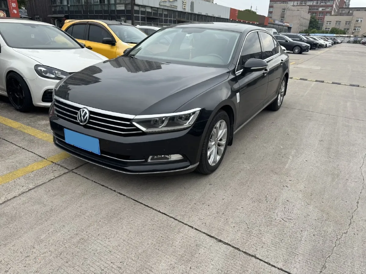 2018 Volkswagen Magotan 1.8T 180HP L4 7DCT,autocango,china used car exporter,china ev exporter,chinese used car exporter,chinese used ev exporter
