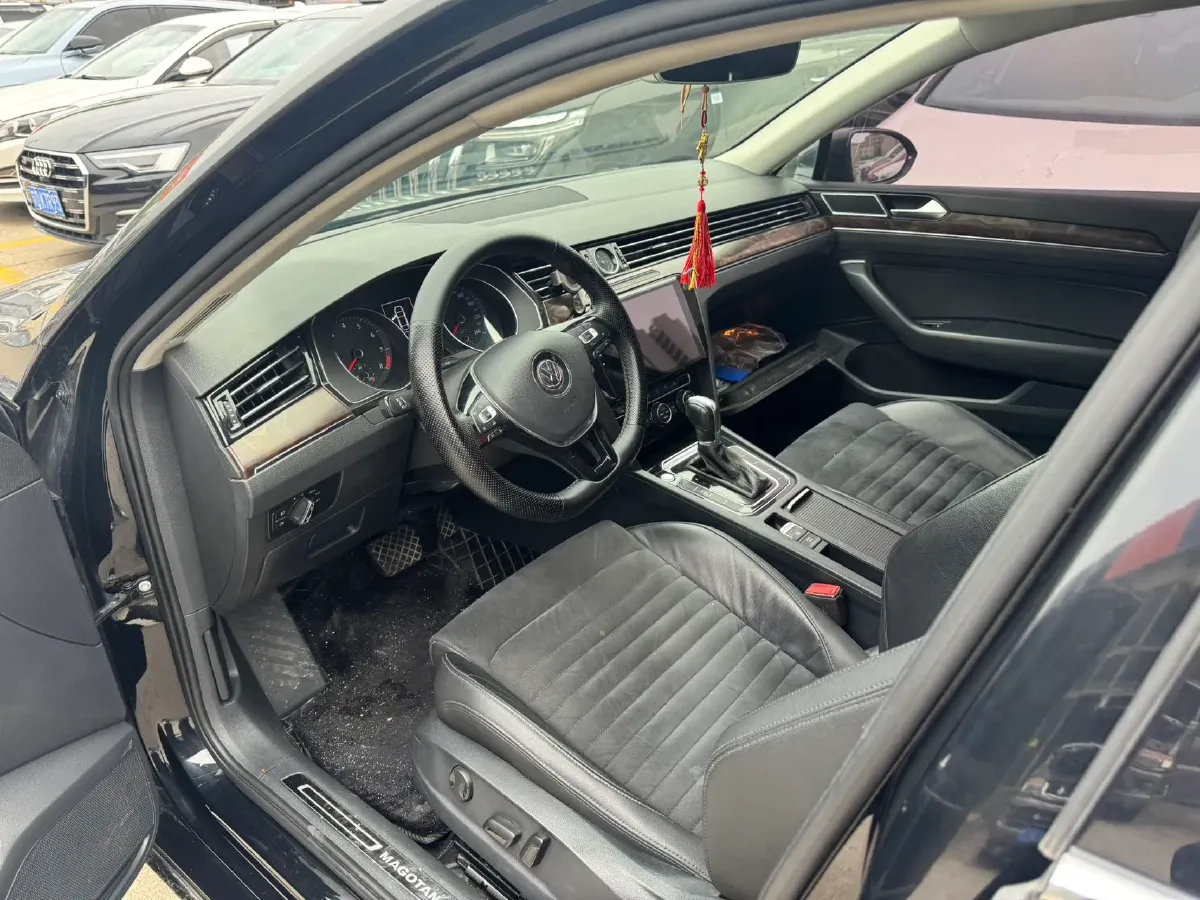 2018 Volkswagen Magotan 1.8T 180HP L4 7DCT,autocango,china used car exporter,china ev exporter,chinese used car exporter,chinese used ev exporter