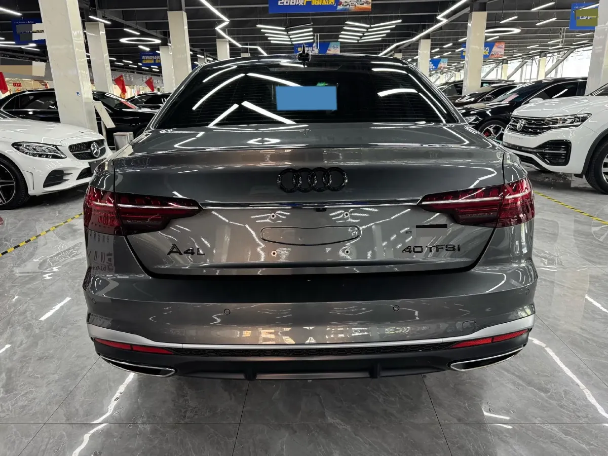 2023 Audi A4L 2.0T 190HP L4 7DCT,autocango,china used car exporter,china ev exporter,chinese used car exporter,chinese used ev exporter