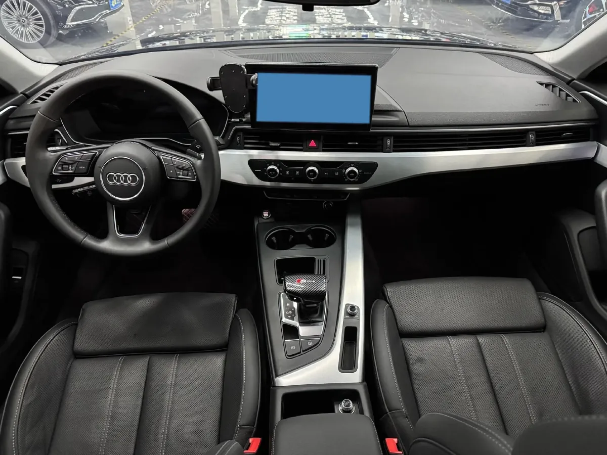 2023 Audi A4L 2.0T 190HP L4 7DCT,autocango,china used car exporter,china ev exporter,chinese used car exporter,chinese used ev exporter